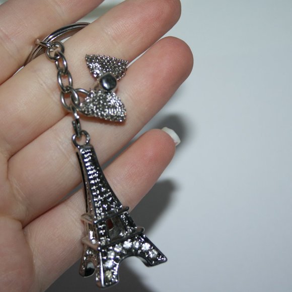 Beautiful Eiffel tower key chain purse charm - Picture 3 of 4